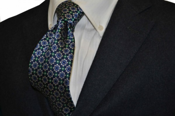 ネクタイ【紺地に、シルバー、、グリーン、ブルーの小紋柄ネクタイ】