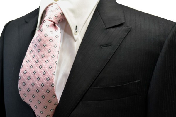 ネクタイ【ピンクの織柄に地にチャコールグレーと白の小紋柄ネクタイ】