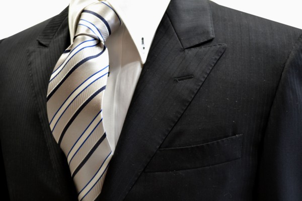 シルバーグレー ネクタイ・ポケットチーフ 色で選ぶ | Allety